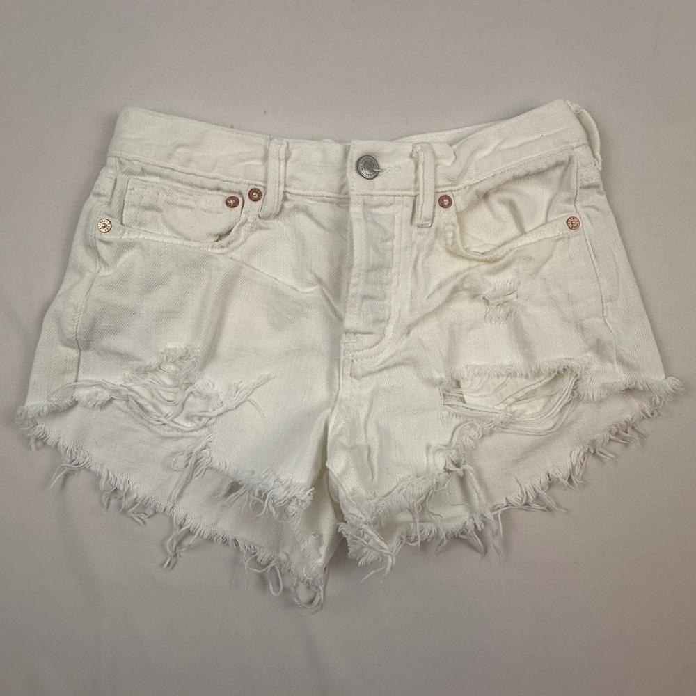 We The Free Free People White Distressed Denim Shorts Button‎ Fly Size 24